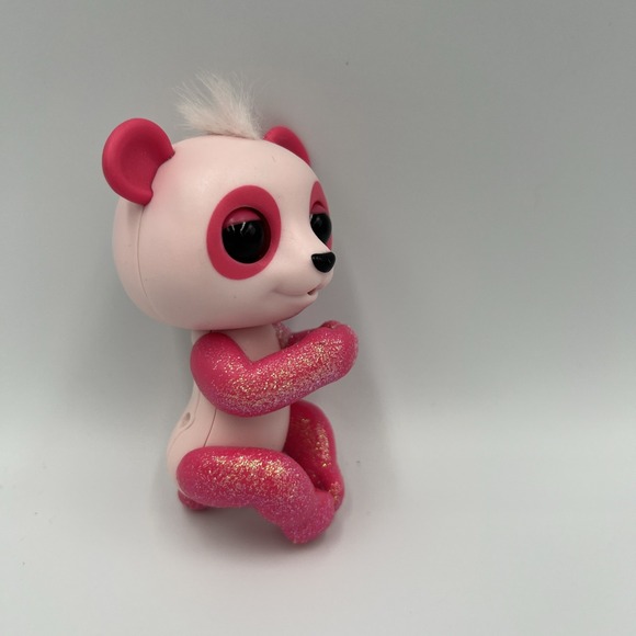 Fingerlings Glitter Panda -  Polly Pink - Interactive Collectible Baby Pet - Picture 1 of 10